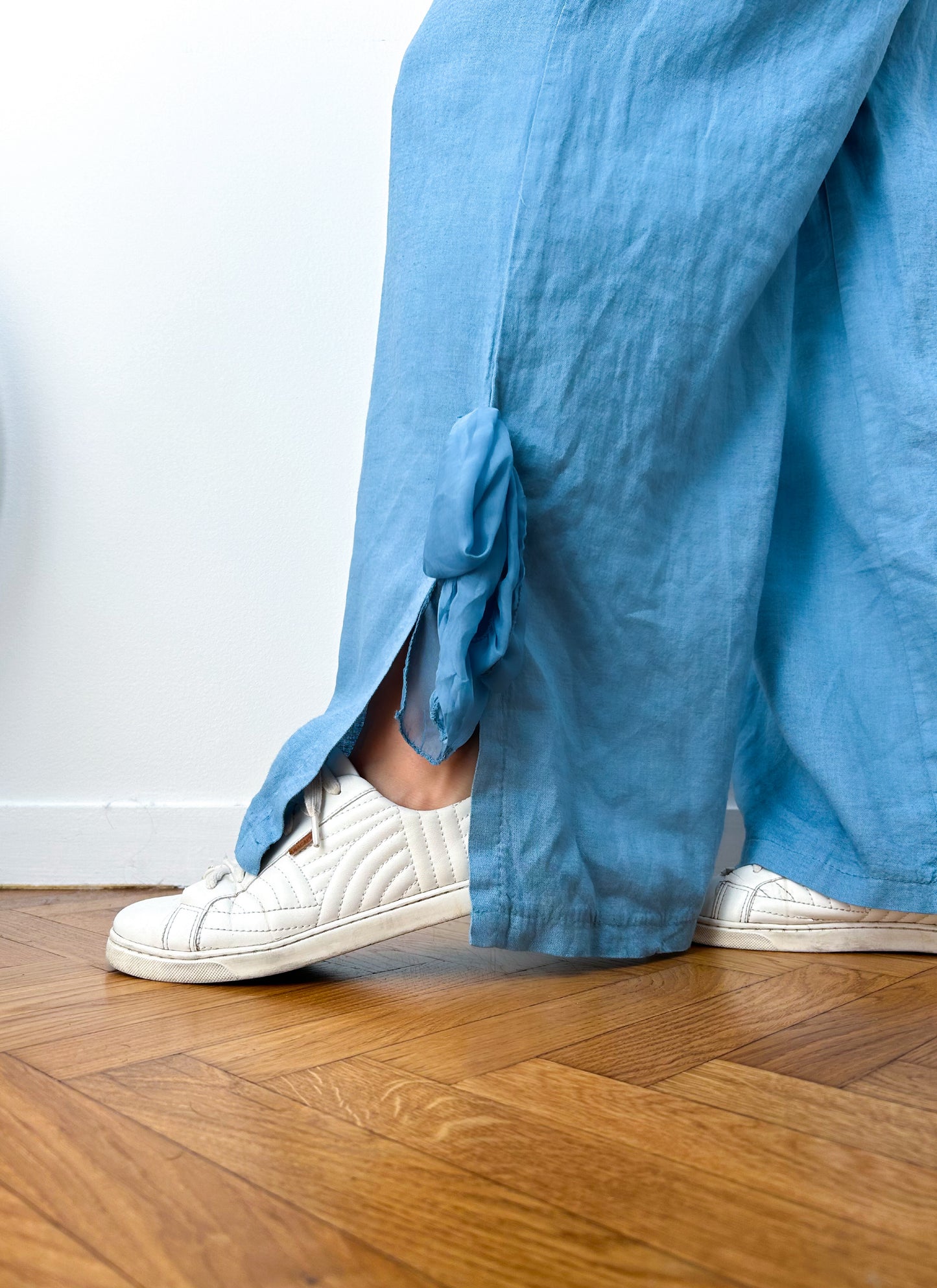 Pants with bow at the bottom