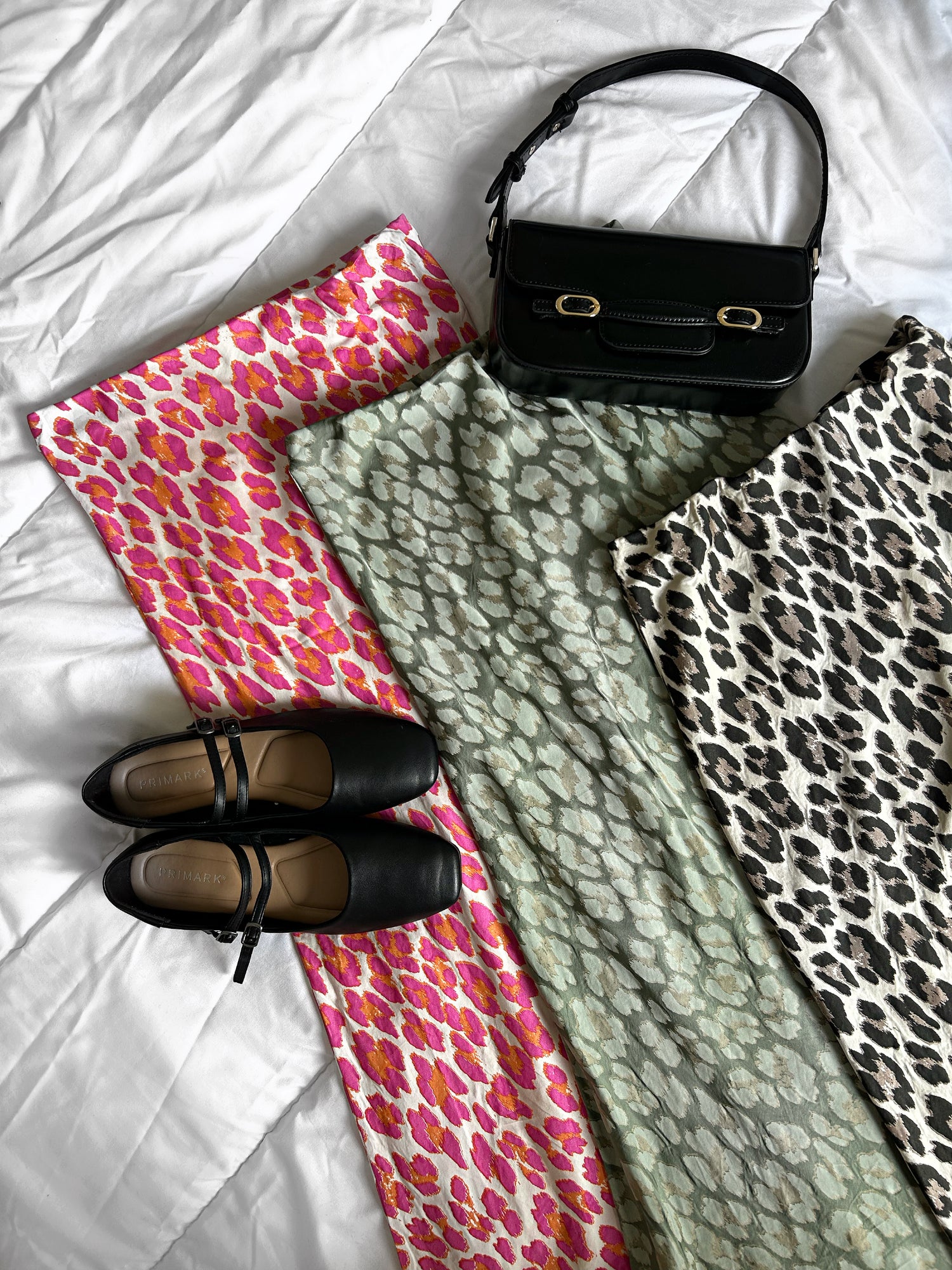 PANTALONS, SHORTS ET JUPES